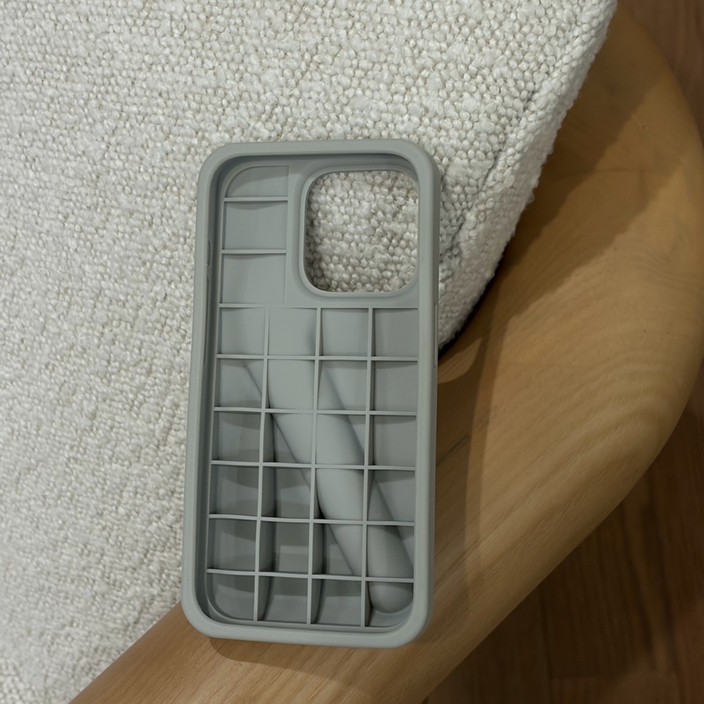 rhode iPhone 15 pro case - Picture 2 of 2